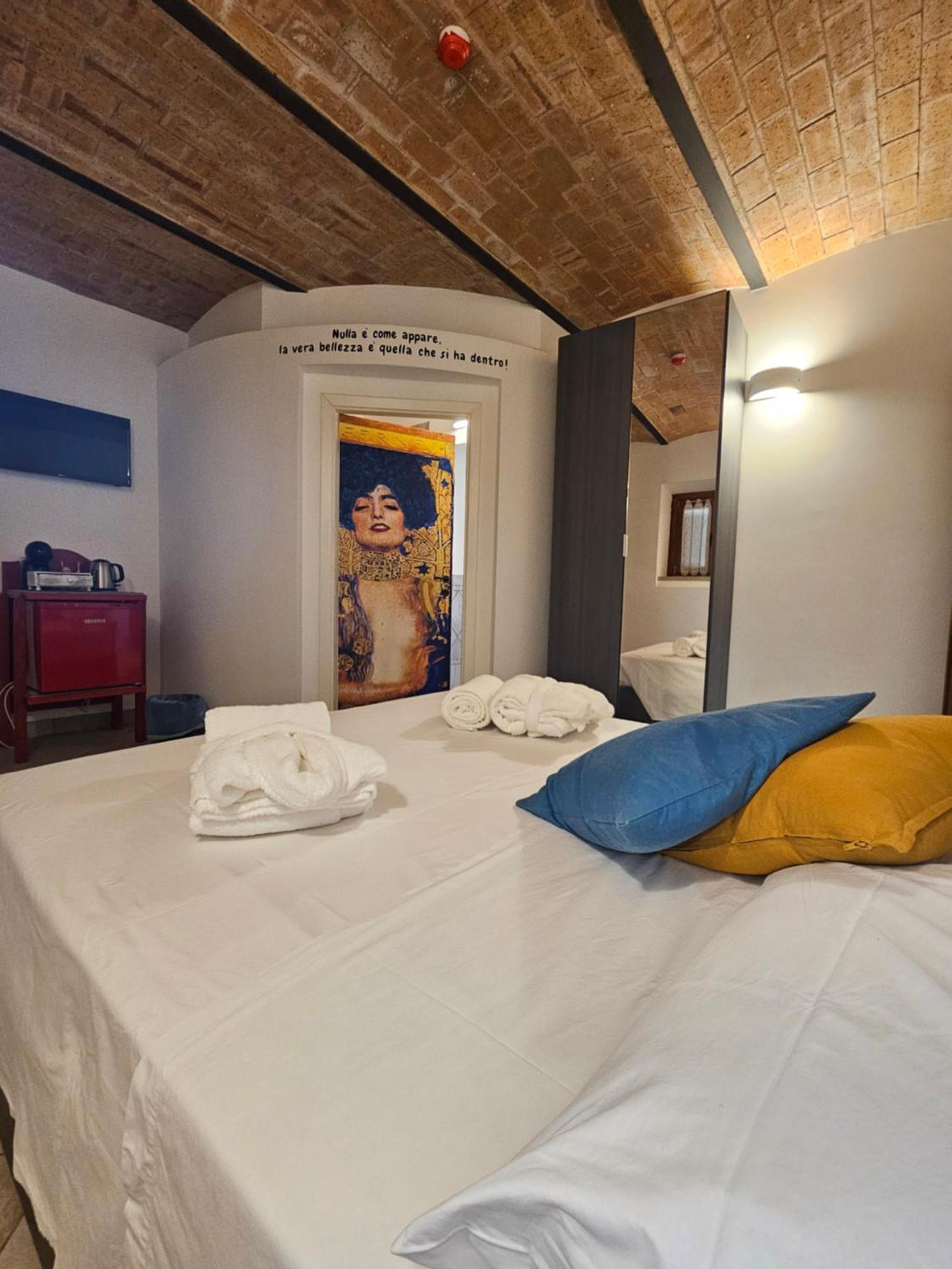 Casale Dei Priori Bed and Breakfast Rocca Massima Eksteriør billede